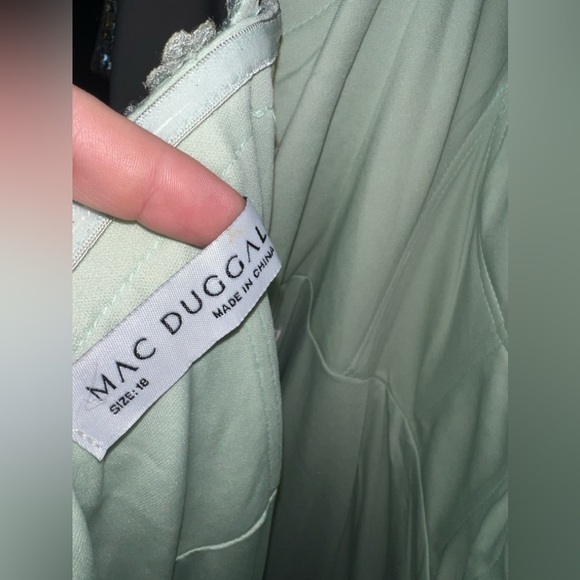 Mac Duggal A20242 NWOT EMBELLISHED SLEEVELESS PLUNGE NECK TRUMPET GOWN - Picture 6 of 7